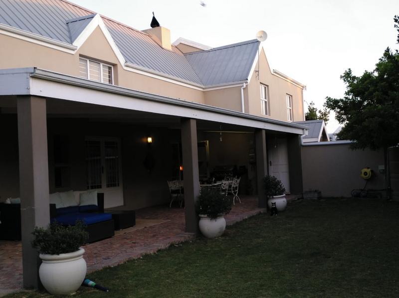 To Let 2 Bedroom Property for Rent in Melkbosstrand Western Cape